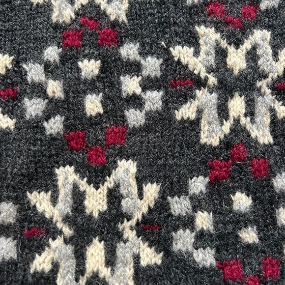 Embassy Row Vintage 90's Handknit 100% Wool Sweater, Size L - Picture 4 of 6